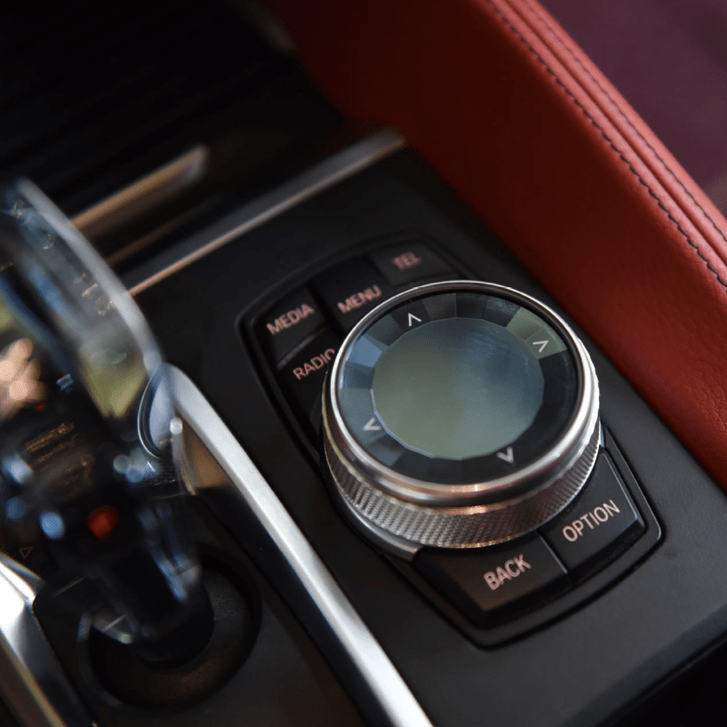 Couvercle de bouton multimédia en cristal