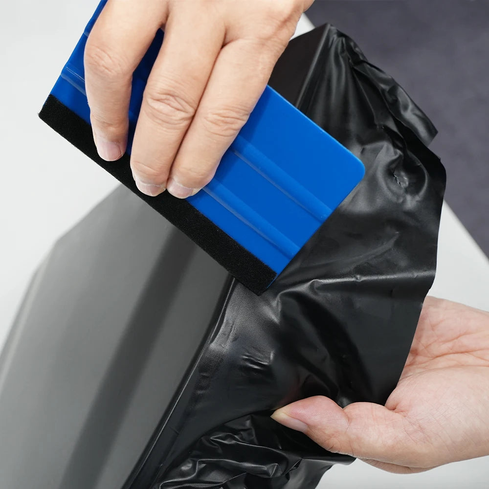 Film adhésif vinyle noir mat pour voiture